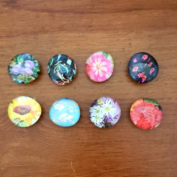 Handmade Other - 8 Floral handmade Glass Magnets